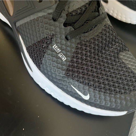 NIKE RENEW FUSION CD0200-002   BLACK / WHITE-DK SMOKE GREY   SIZE 9. 5  TRAINING - Picture 9 of 14